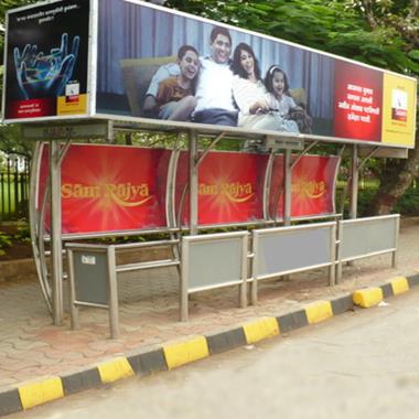 Bus-Q-Shelter with Signage | Ozone